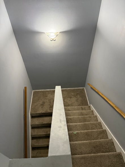 Building Photo - 720 Coventry Ln