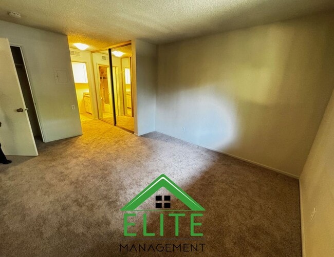 Building Photo - Welcome to 75 Fulton Ave #487, a beautiful...