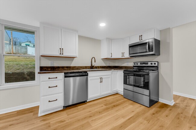 Building Photo - 1251 Richwood Ave