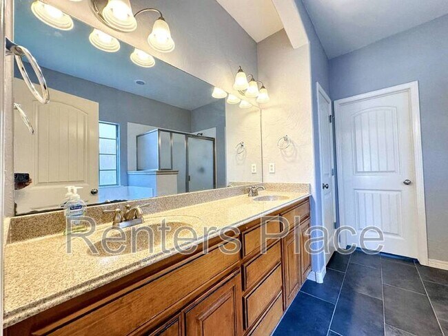 Building Photo - 11006 S Madison St