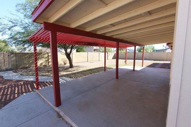 Building Photo - 1138 E Avenida Grande