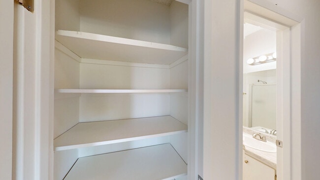 Building Photo - 461 Ignacio Blvd