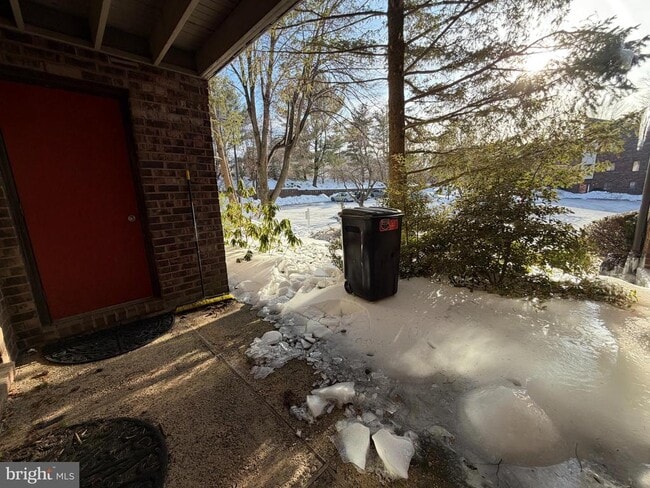 Building Photo - 1303 Mountainview Dr