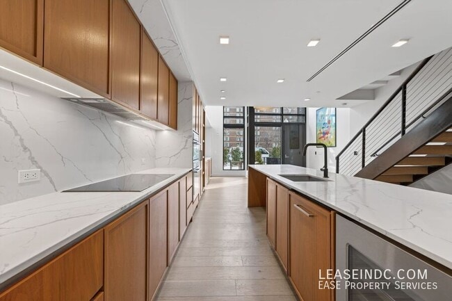 Building Photo - 1332 8th St NW