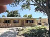 Building Photo - 5541 Lown St N