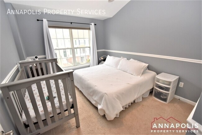 Building Photo - 37 Harbour Heights Dr