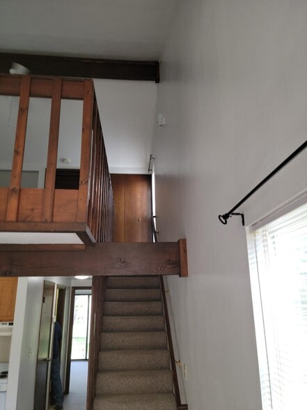 Building Photo - 24 Village Ct