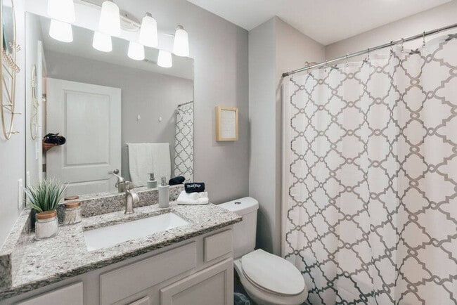 Building Photo - 117 Spring St