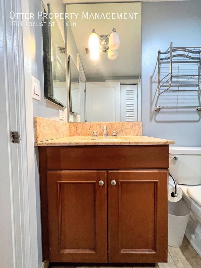 Building Photo - 1701 Locust St