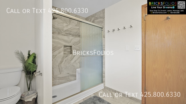 Building Photo - 15638 42nd Ave S