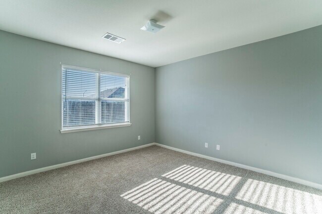 Building Photo - 6220 Obsidian Creek Dr