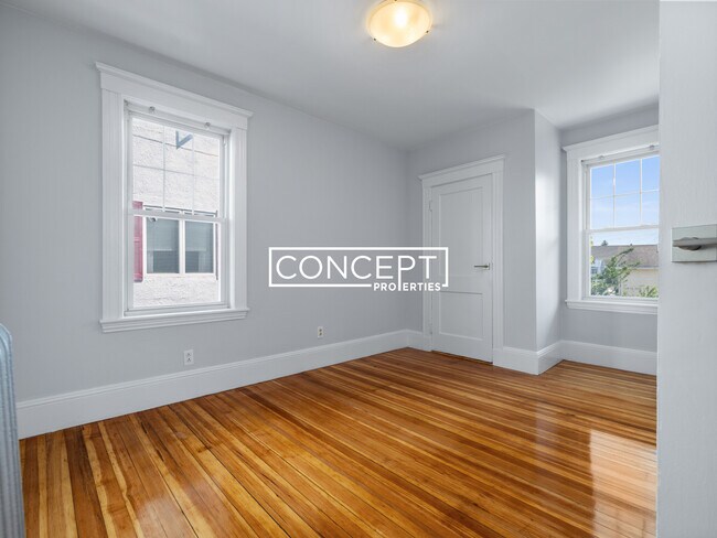 Building Photo - 12 Windsor Rd