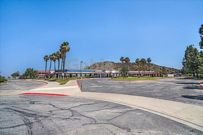 Building Photo - 28007 Cascade Rd