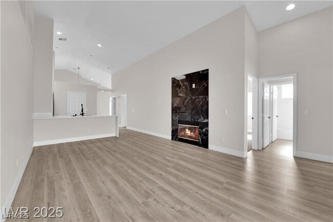 Building Photo - 632 Hitchen Post Dr