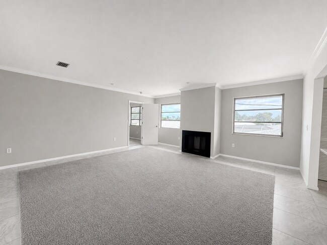 Building Photo - 306 Parkside Dr