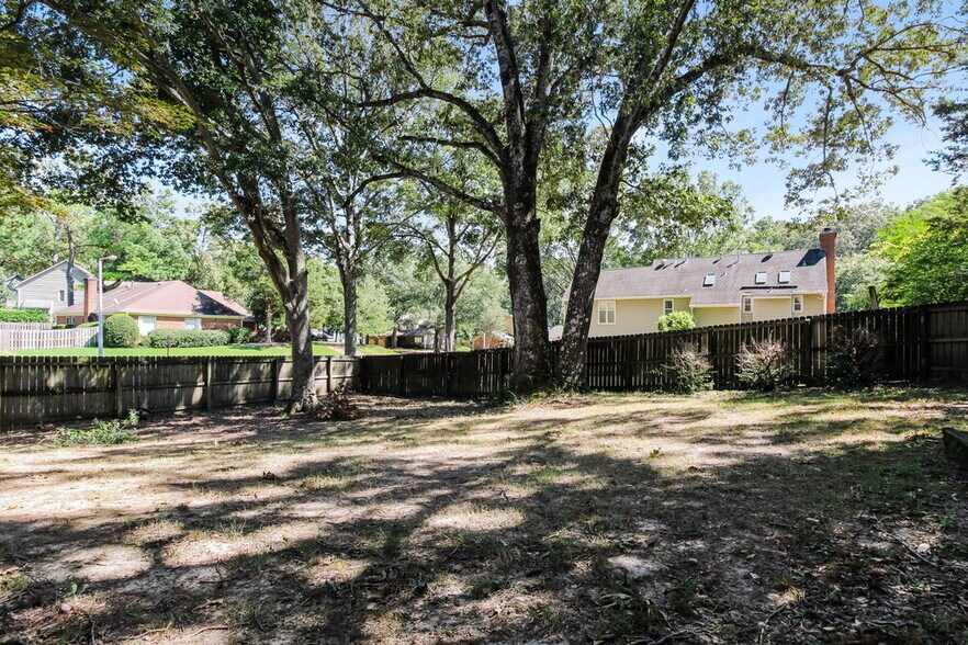 Building Photo - 7695 Stout Rd