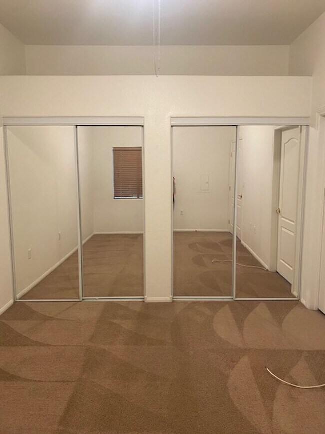 Building Photo - 700 Carnegie St