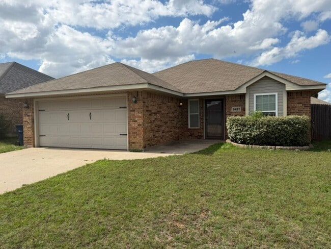 Building Photo - Adorable OKC home with 3 bed, 2 bath, 2 car garage in Mustang Schools!