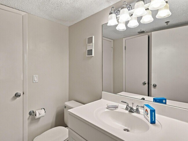 Building Photo - 1040 US-98