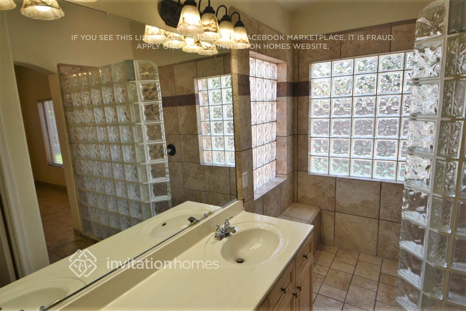 Building Photo - 10886 W Loma Ln