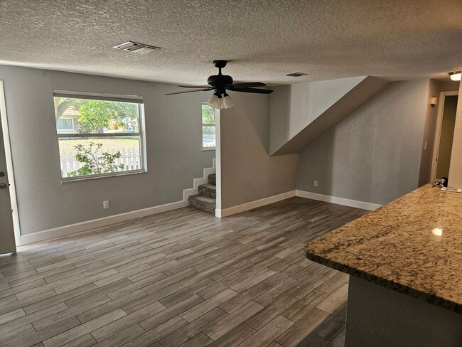 Building Photo - Stunning Jungle Terrace Oasis: Renovated 4...