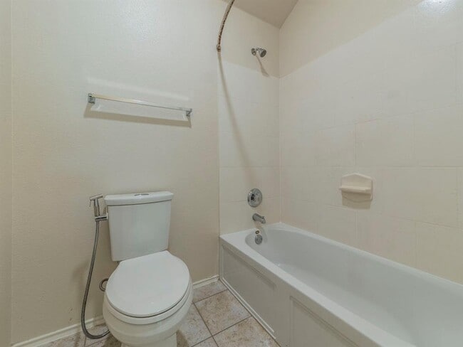Building Photo - 18705 Falcon Pointe Blvd