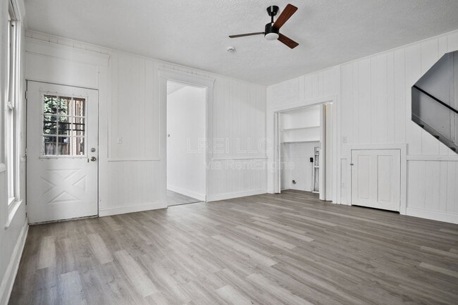 Building Photo - 2024 Lytle St