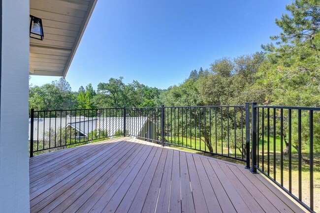 Building Photo - 23986 Oakmont Way