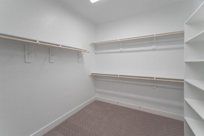 Building Photo - 155 Renodes Garden Ln