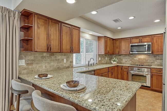 Building Photo - 2351 W Settler's Way