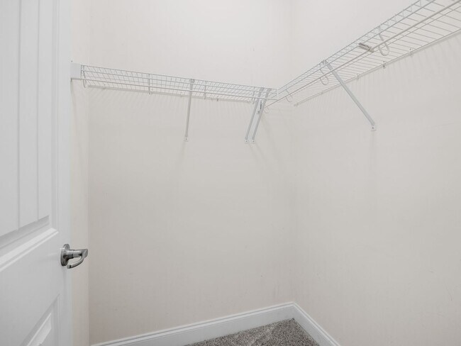 Building Photo - LUXURY RENTAL: Exquisite 4 BR, 2 BA, 2 Car...