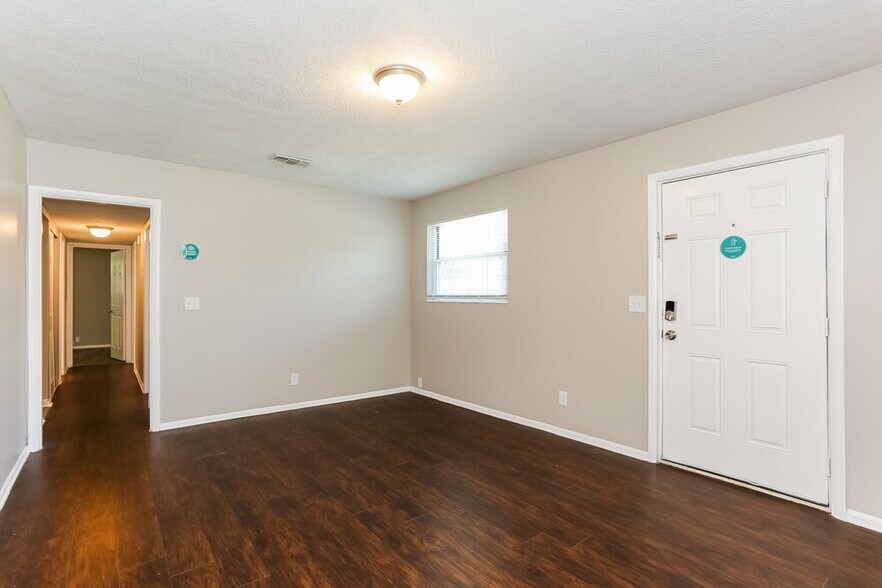 Building Photo - 6529 Hugh Ct