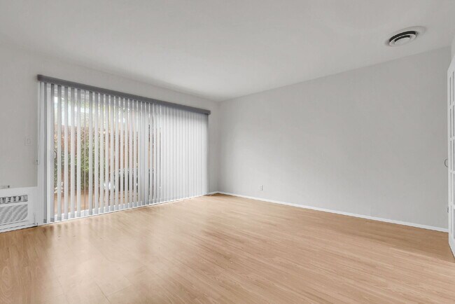 Building Photo - "Charming 2-Bed Condo Oasis in Walnut Cree...