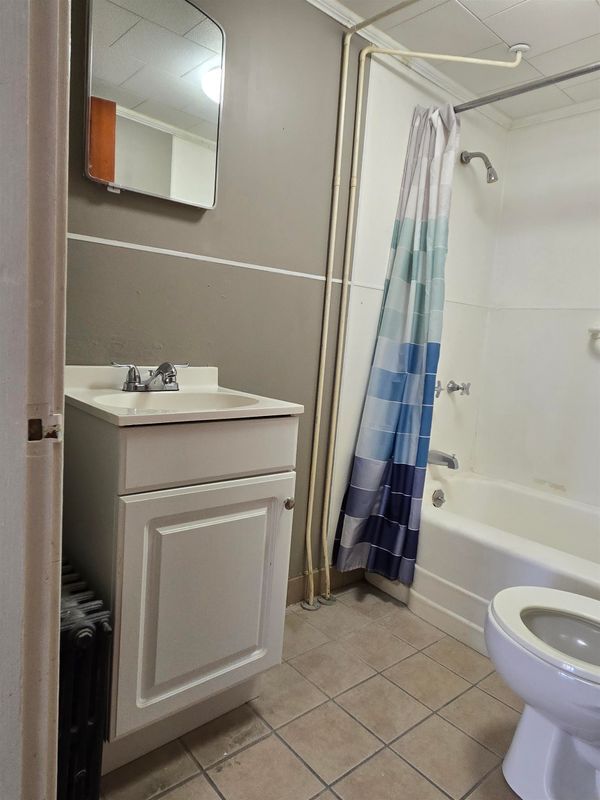 Building Photo - 98 Main, Unit #1