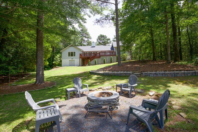 Building Photo - 806 Sumac Ln
