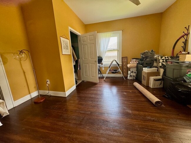 Building Photo - Renovated DTR Bungalow!