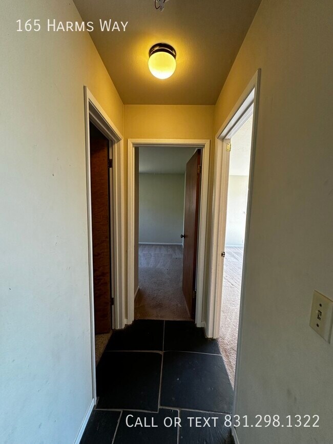 Building Photo - Expansive 4 Bed, 2 Bath La Selva Beach Hom...