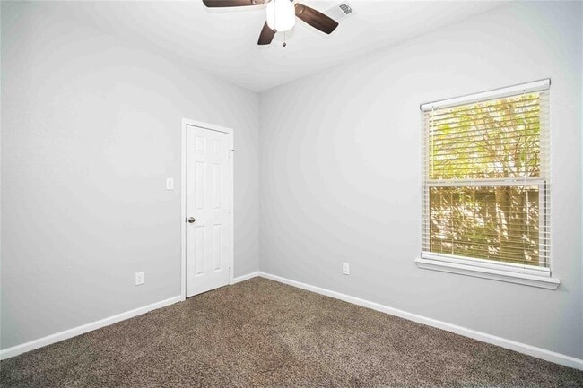 Building Photo - 5105 Southwind St