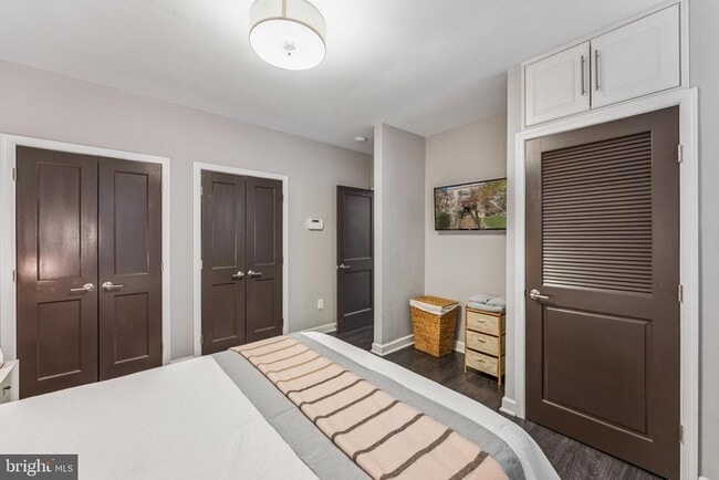 Building Photo - 1833 California St NW