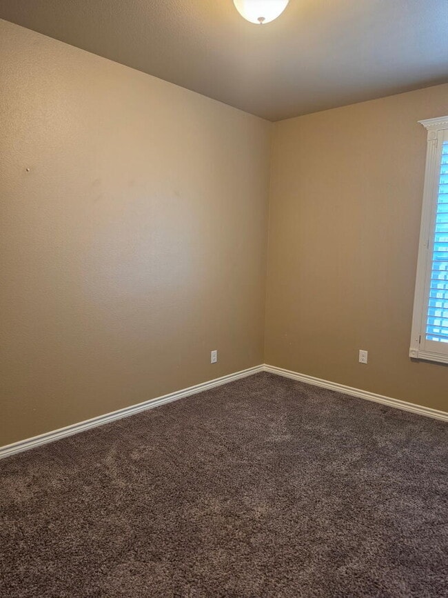 Building Photo - 7103 Kinghorn Dr