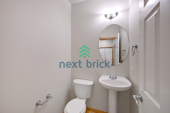 Building Photo - Spacious 4-Bed Retreat in Lynnwood with 3.5 Baths and 2,224 Sq. Ft. of Comfort!
