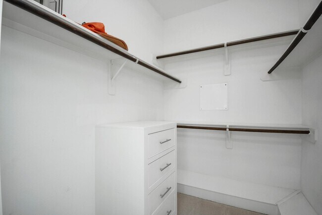 Building Photo - 4608 Nett St