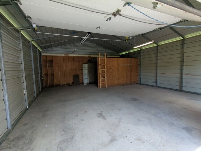 Building Photo - 7266 Valley Ln