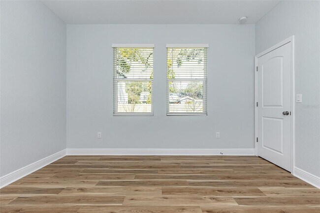 Building Photo - 113 W Elm St