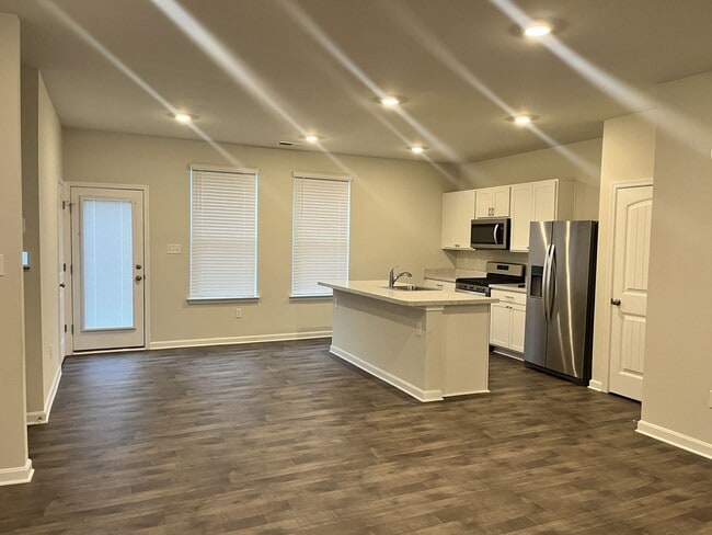Building Photo - Camden Townhouse