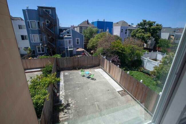 Building Photo - 361-3rd