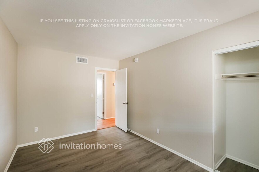 Building Photo - 6603 W Phelps Rd