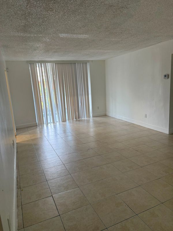 Building Photo - 482 NW 165th St