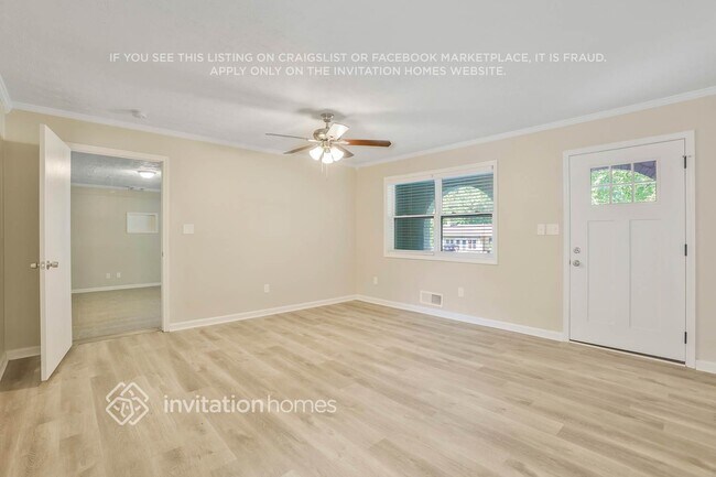 Building Photo - 10 Porter Cir