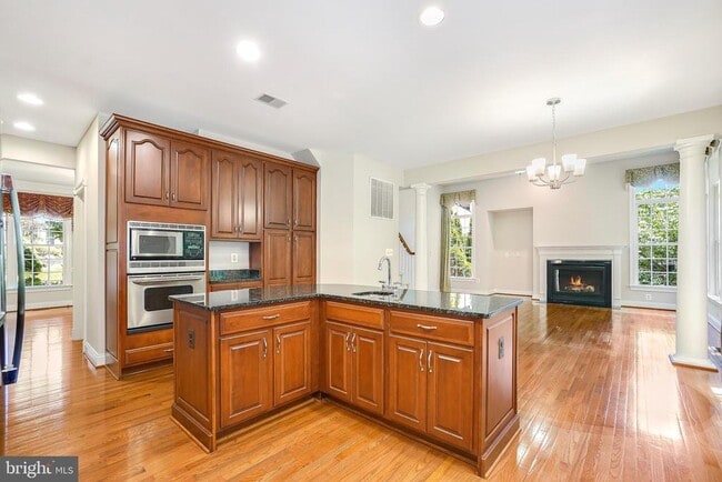 Building Photo - 3530 Schuerman House Dr